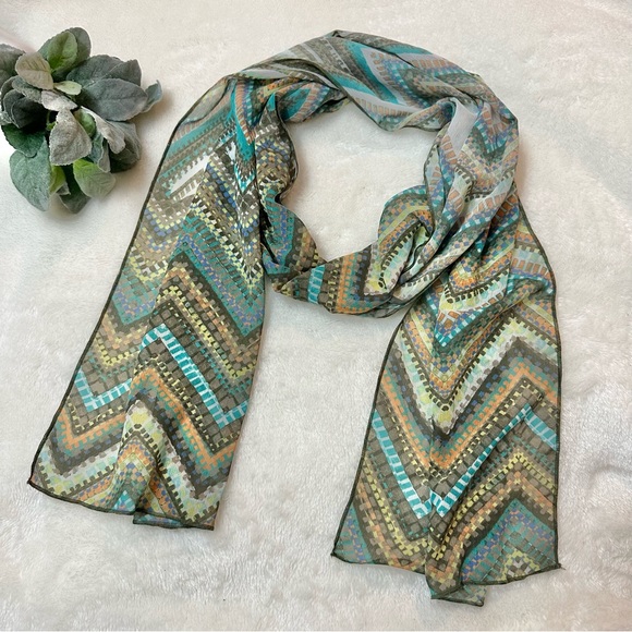 MULTICOLOR Chevron Rectangular Scarf - Picture 2 of 4